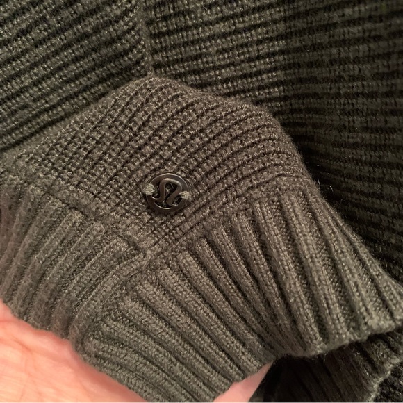 Lululemon Athletica Divinity Poncho Olive Green Sweater One Size - Picture 7 of 9